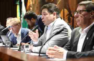 Em reunião com o setor, Gugu Bueno cobra reação do governo federal frente à crise do leite